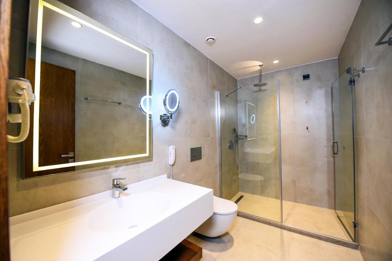 Cher Hotel & Spa Taksim Istambul Exterior foto Bathroom